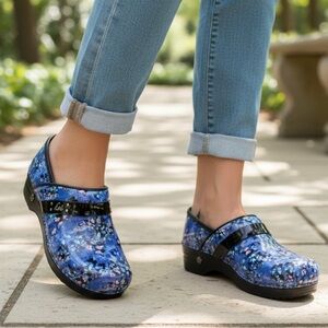 Koi Women's Blue Butterfly Clogs